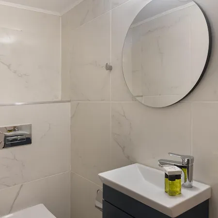 Phaedrus Living Breeze Residences Grace Apartmán *