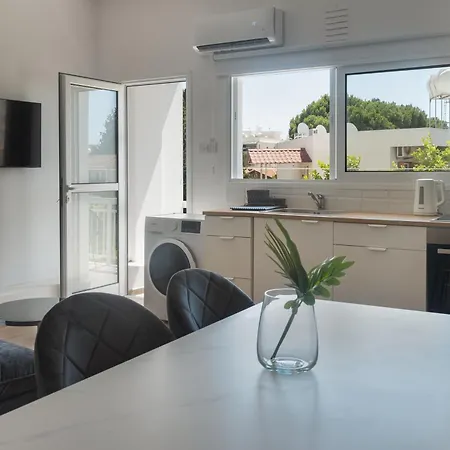 Phaedrus Living Breeze Residences Grace Apartmán