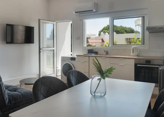 Phaedrus Living Breeze Residences Grace Διαμέρισμα